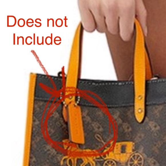 Field Tote 22 With Horse And Carriage Print Used Once - Picture 5 of 5